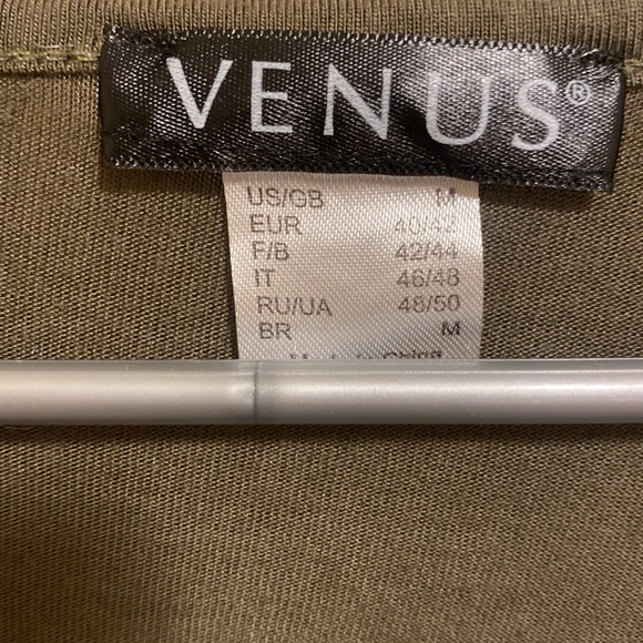 Army green, v-neck, ruched sided t-shirt! - Picture 3 of 4